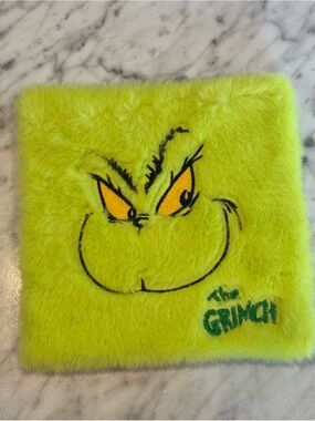 The Grinch Eyeshadow Palette NWOT